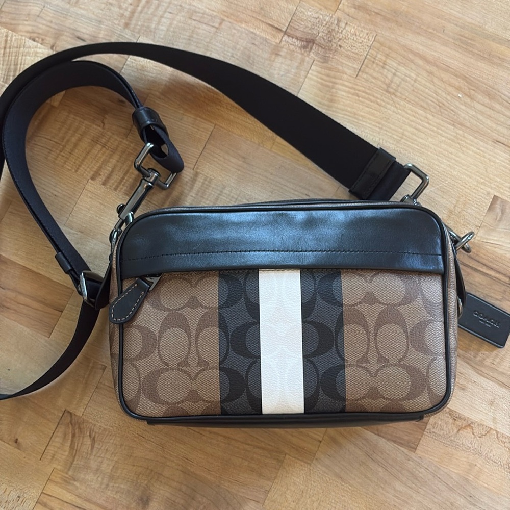 Coach Graham Signature Calf Leather / Canvas Adjustable Crossbody Bag like new!